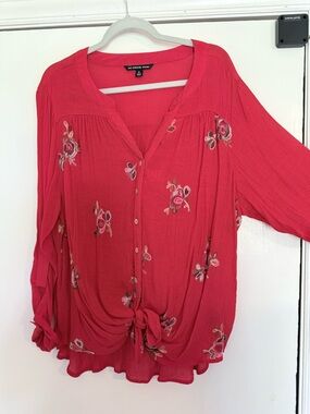 Zac & Rachel Red Floral Button-Front Tie Hem Blouse